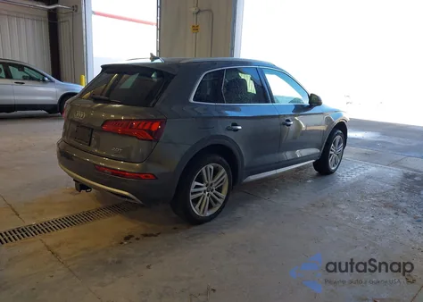 2018 Audi Q5 2.0T Premium/2.0T Tech Premium z USA, uszkodzony, nr VIN WA1CNAFY0J2126988